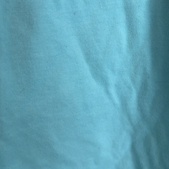 Vineyard Vines T-shirt. Hawaiian 🌺 🐳 - Picture 3 of 4